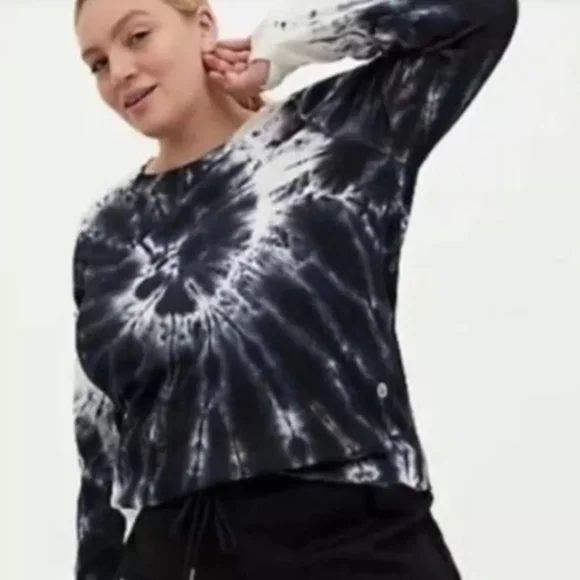 Torrid Active Cupro Tie Dye Sweatshirt - Picture 2 of 8